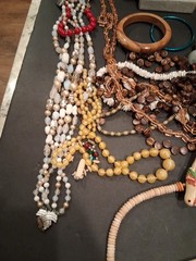 VTG costume jewelry lot Sell As Pictured Can Some Pieces Missing/broken (7)2