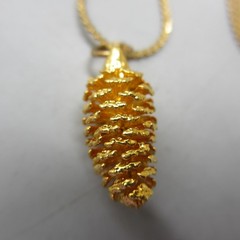 Vintage Trifari Necklace Pinecone Pendant Dainty Gold Tone 24 Inch