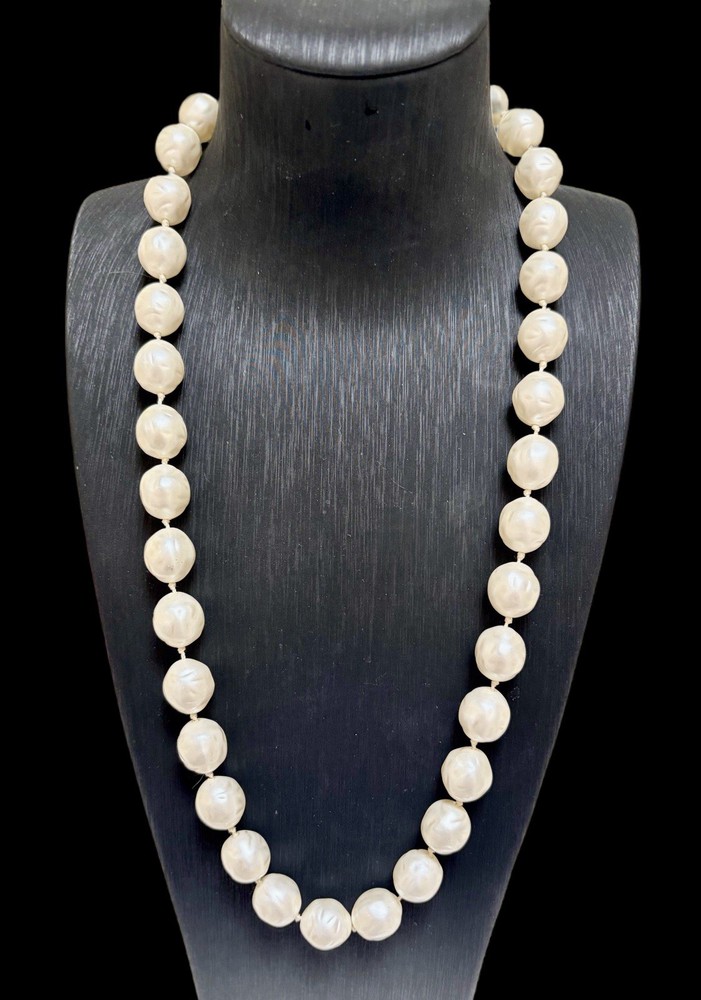 VTG Crown Trifari Ivory Baroque Faux Pearl & Gold-Tone Necklace~1960s