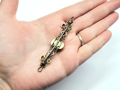 Vintage Art Deco Glass Faux Gemstone Brass Plated Filigree Bar Pin Brooch