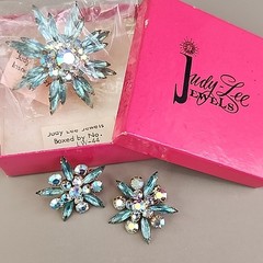 Vintage Judy Lee Rhinestone Brooch Clip On Earrings Set Blue Flower Original Box