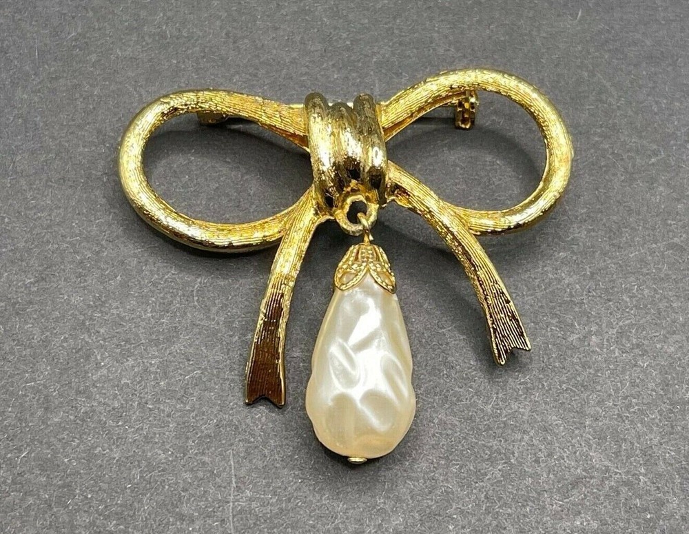 Vintage Bow Pin Gold Metal Imitation Drop Dangle Pearl Unsigned