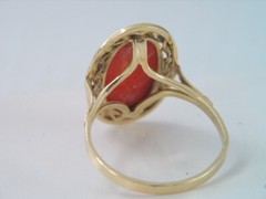 RARE VINTAGE 750 18K GOLD CARVED CORAL FACE RING sz 7 1/2
