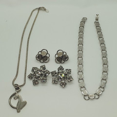 Vintage Assorted Jewelry Lot Sarah Cov Napier Anne Klein Juicy Couture Clip On
