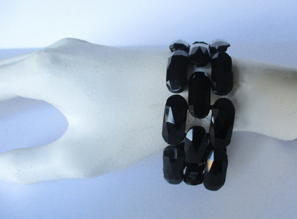 Vintage French Jet/Vauxhall Glass Bead Bracelet from the 1940’s