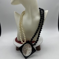 Vintage Mother of Pearl Inlay Black Resin Bicolor Necklace. See pics.