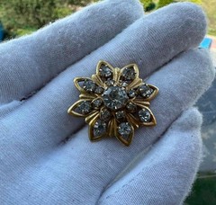 Vintage Flower Brooch with Clear Rhinestones, Gold Tone Floral Pin, Elegant Vint