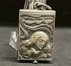 Amazing piece! Argentina Art Nouveau locket with photos beauty lady large hair..