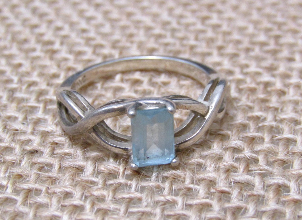 Vtg Sterling Silver By NVC Emerald Cut Aquamarine Infinity Sign 925 Ring – Sz 7