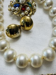 Vintage Jewelry Lot Brooch Earrings Necklaces 17 Pcs