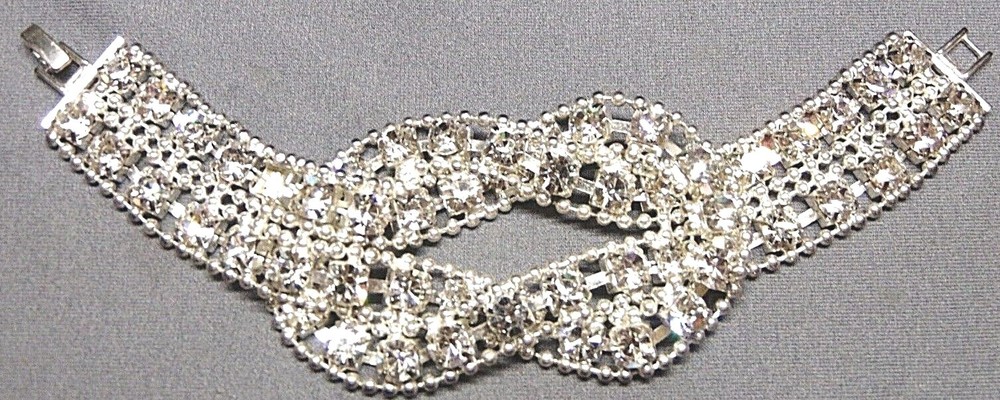 VINTAGE SILVER TONE CLEAR CRYSTAL ART DECO BOW BRACELET