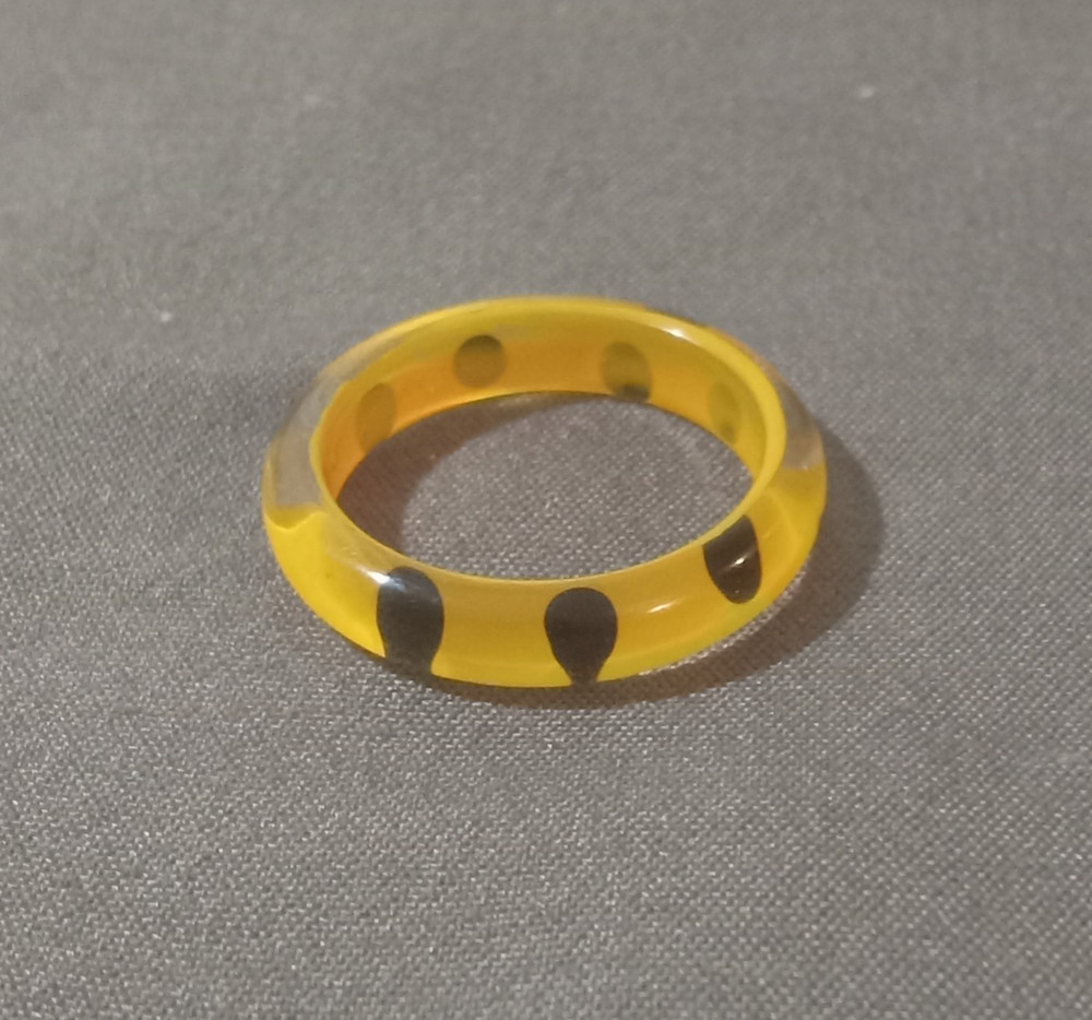 Vintage Hand Painted Lucite Resin Acrylic Ring – Size 8 – One of A Kind