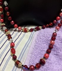 Vintage JAPAN 1940’s Garnet On push in Clasp pearls, beaded 58in long