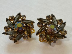 Vintage TARA by D&E Juliana Clip Earrings Gray Navette AB Rhinestones 1”