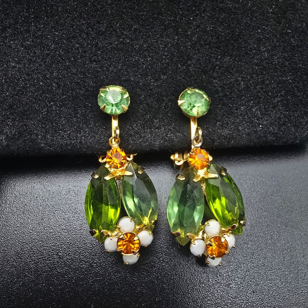 Green Rhinestone Daisy Flower Clip On Earrings Vintage Costume Jewelry UV