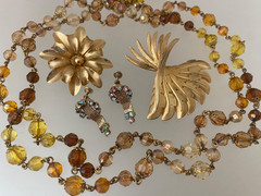 LOT ESTATE VINTAGE JEWELRY SOME SIGNED JOAN RIVERS 1928 NAPIER & MORE
