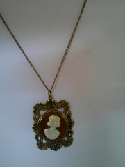 Gold Clad Cameo Pendant Necklace 18 In Chain Vintage Estate Jewelry