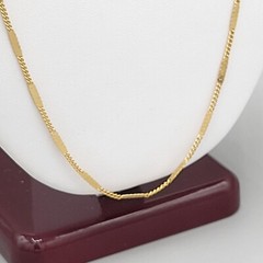 Womens Gold Tone Chain Delicate Necklace Spring Ring Close Made in Japan Vtg