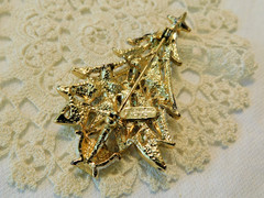 Eisenberg Ice Vintage Rhinestone Christmas Xmas Tree Signed Brooch