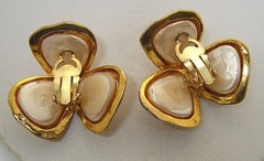 Rare Chanel 29 Made in Paris Freeform Baroque 3 Stone Gripoix Pearl Earrings
