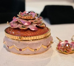 joan rivers jeweled secrets keepsake box Floral Fantasy brooch earrings pin