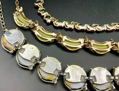 Vintage Thermoset Jewelry 4 Pc Collection Necklace Earrings Red Green Blue