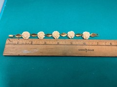 🌸 Vintage Krementz Bracelet Gold Overlay Carved White Roses Floral Leaf Link 🌸