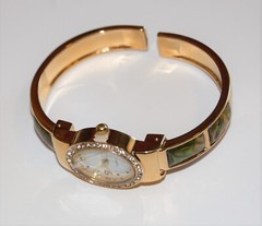 Vintage NEW AVON Gold Tone Bracelet Watch Abalone Mother of Pearl Womens #20