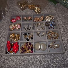 Vintage Costume Jewelry Lot Over 100 Pc All Wearable