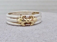 VINTAGE STAMPED 10K YG & STERLING SILVER FLUER DES LIS BAND RING SIZE 9.75 RING