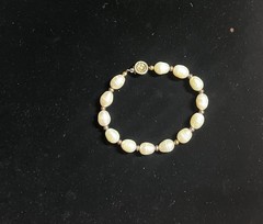 Freshwater Pearl Bracelet – Cream/Ivory Base Metal Clasp, Vintage Style