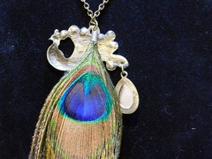 Vintage Zad Signed Peacock w/Feather & Green Stone Pendant 20″ Necklace