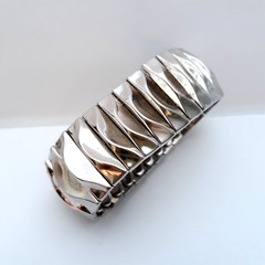 Vintage Crown Trifari Expansion Bracelet Polished Silver Tone Sleek Mod Cuff