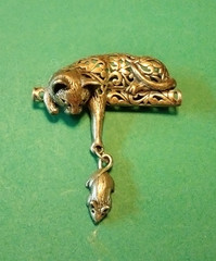 Vintage Jezlaine Sterling Silver Cat Playing with Mouse Brooch (179 – 2679)