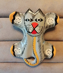 Handmade Wooden Whimsical Cat Brooch (169 – 2485)