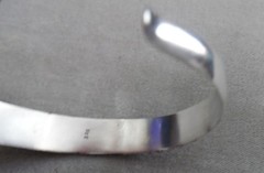 BEAUTIFUL CUFF BRACELET 3 18KT BAR DESIGN ACROSS TOP