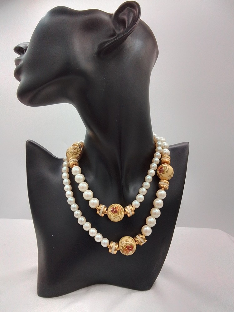 26″ VINTAGE JAPAN PAPER MACHE FLORAL FAUX PEARL GOLD WHITE DISK BEADED NECKLACE