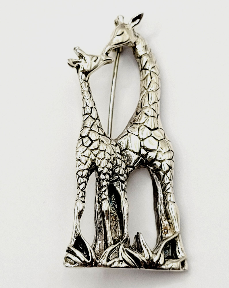 Giraffe Mom and Calf Baby Kissing Jezlaine Sterling 925 Filigree Vtg Brooch Pin