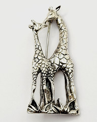 Giraffe Mom and Calf Baby Kissing Jezlaine Sterling 925 Filigree Vtg Brooch Pin