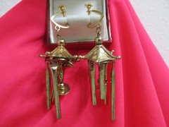 1950s 1960s JAPAN Signed Dangle Tassel Pagoda Filigree Earrings Vintage Antique