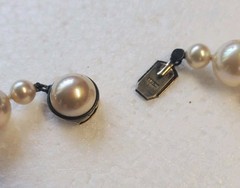 Beautiful Vintage Majorica 10mm Simulated PEARLS (glass core) 18″ Necklace