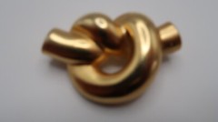 VINTAGE GOLD KNOT CHERRY STEM BROOCH PIN 4.5CM BB13