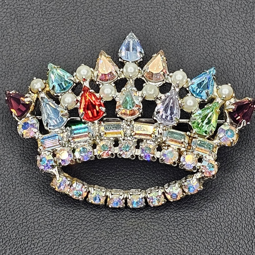 B. David Vintage Crown Brooch Green Glow Pin Multicolor Rhinestone Faux Pearl