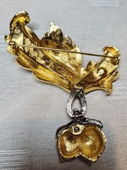Avon Gold Tone Acorn Brooch Pin and Matching Clip Earrings Set Rhineston