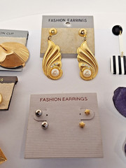 Lot of 7 of Pairs Vintage Unbranded New Old Stock Fashion Earrings