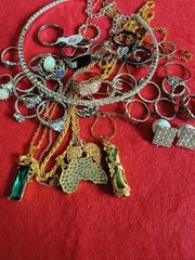 44-Piece Estate Jewelry Collection – Mixed Fashion Jewelry – Rings, Necklaces