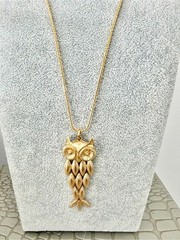 Vintage 1970s Gold Tone Avon Articulated Owl Pendant Necklace Layering 22”