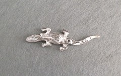 New Silvertone Alligator w/ Clear Crystals Articulated Movable Tail Pin Brooch