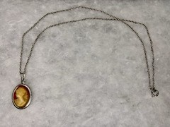 Vintage Cameo Pendant Necklace (c. 1975–1985)