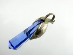 Vintage Sterling Silver Blue Glass Point with Two Dolphins Pendant 6g 1.5 Inches